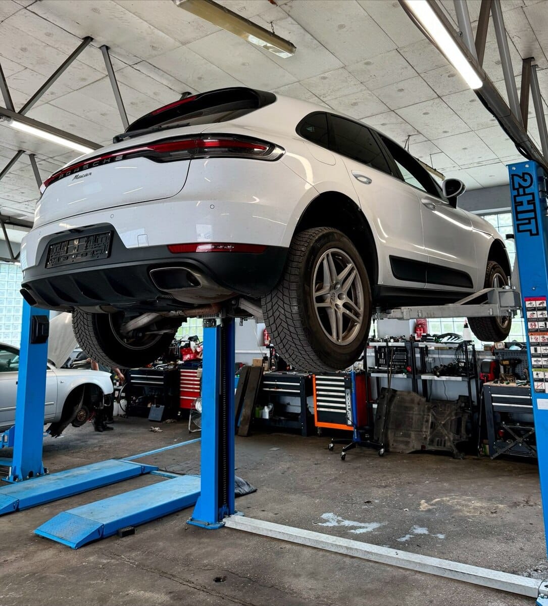Before — Twin Torque Service — car repair workshop in Warsaw